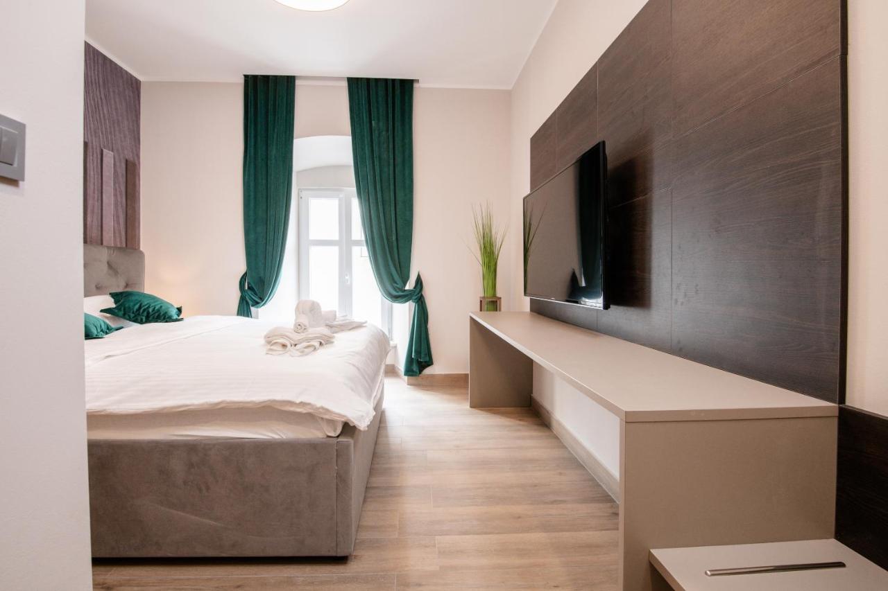 Deluxe Apartments & Rooms Revis 里耶卡 外观 照片